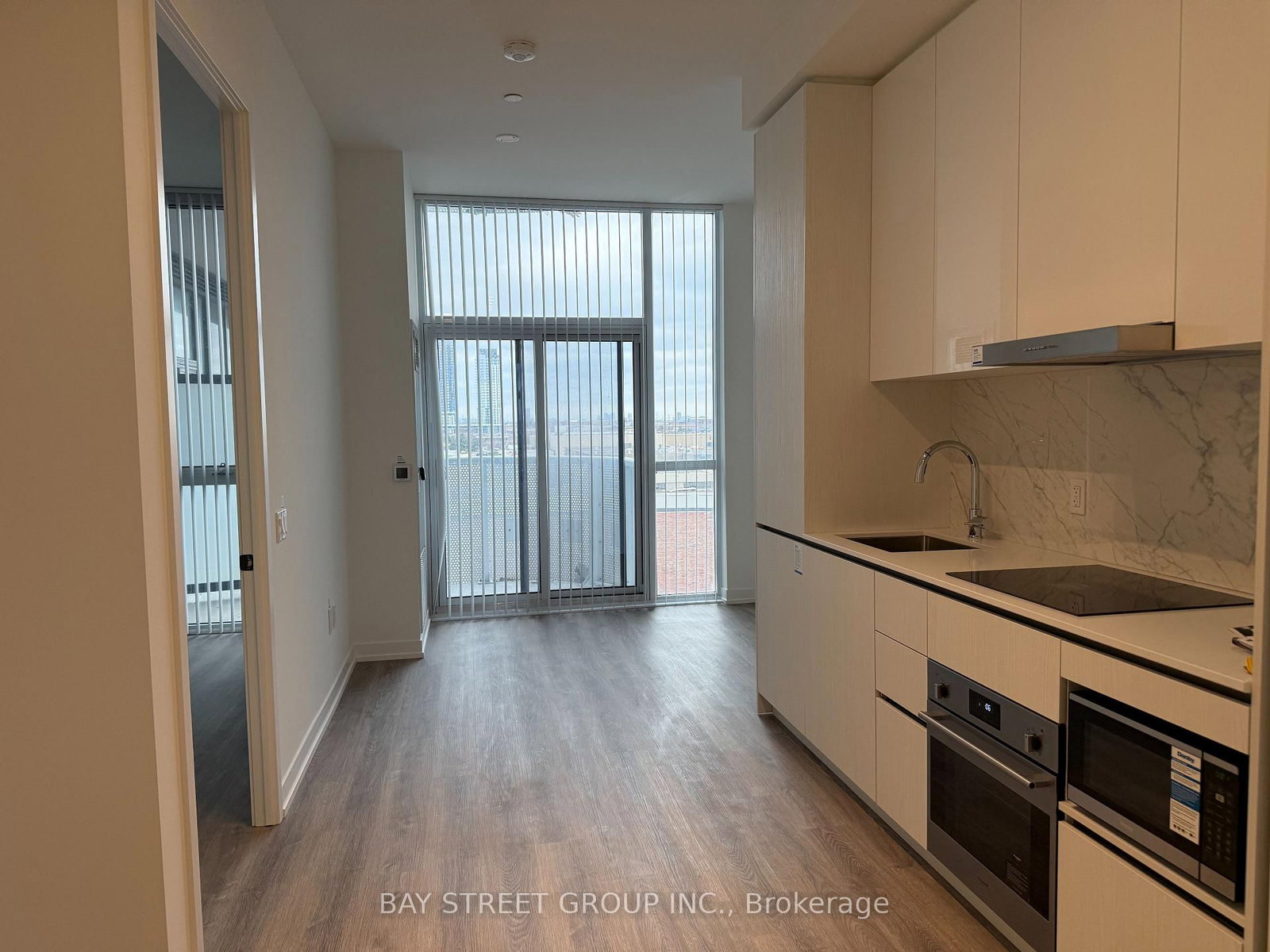 8 interchange Way, Unit 612 - Photo 5