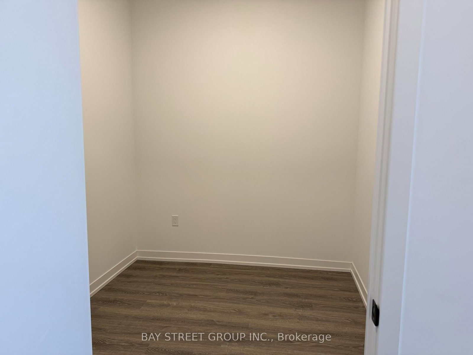 8 interchange Way, Unit 612 - Photo 8