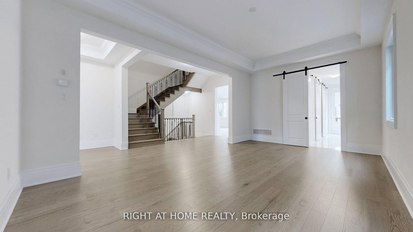 7 Adario Crescent - Photo 11