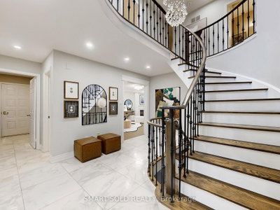 24 Normandy Crescent — photo 2