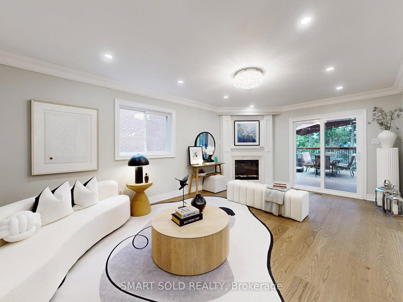 24 Normandy Cres, Richmond Hill, L4C 8L8 | Image 3