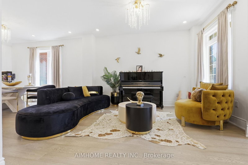 47 O'hara Cres, Richmond Hill, L4E 4L3 | Image 2