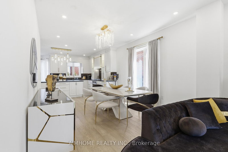 47 O'hara Cres, Richmond Hill, L4E 4L3 | Image 3