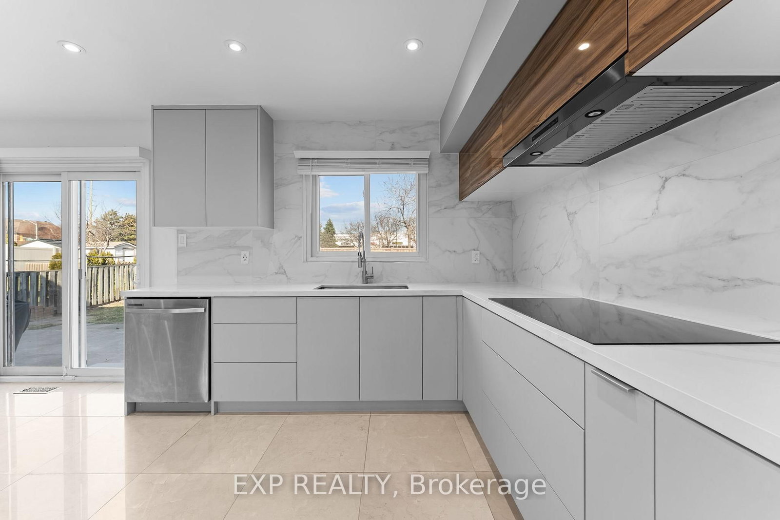 Detached House for sale at 27 Via Nova Drive, Vaughan, Ontario, L4L 7P9 - East Woodbridge - MLS: N12994250