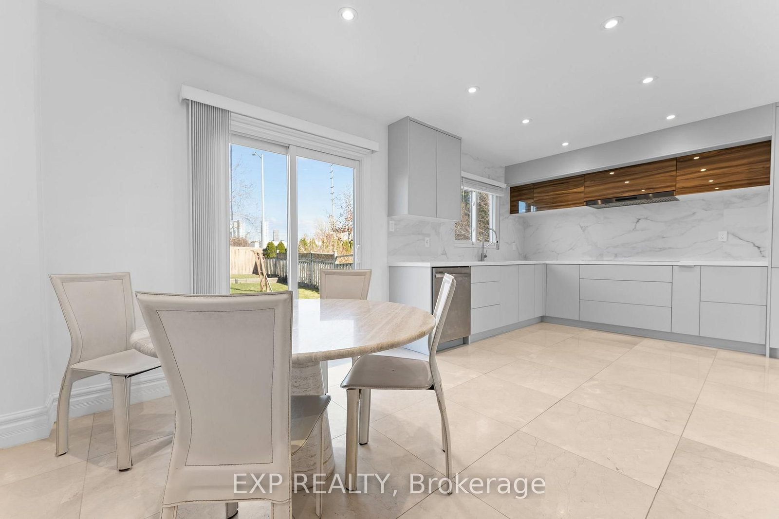 Detached House for sale at 27 Via Nova Drive, Vaughan, Ontario, L4L 7P9 - East Woodbridge - MLS: N12994250