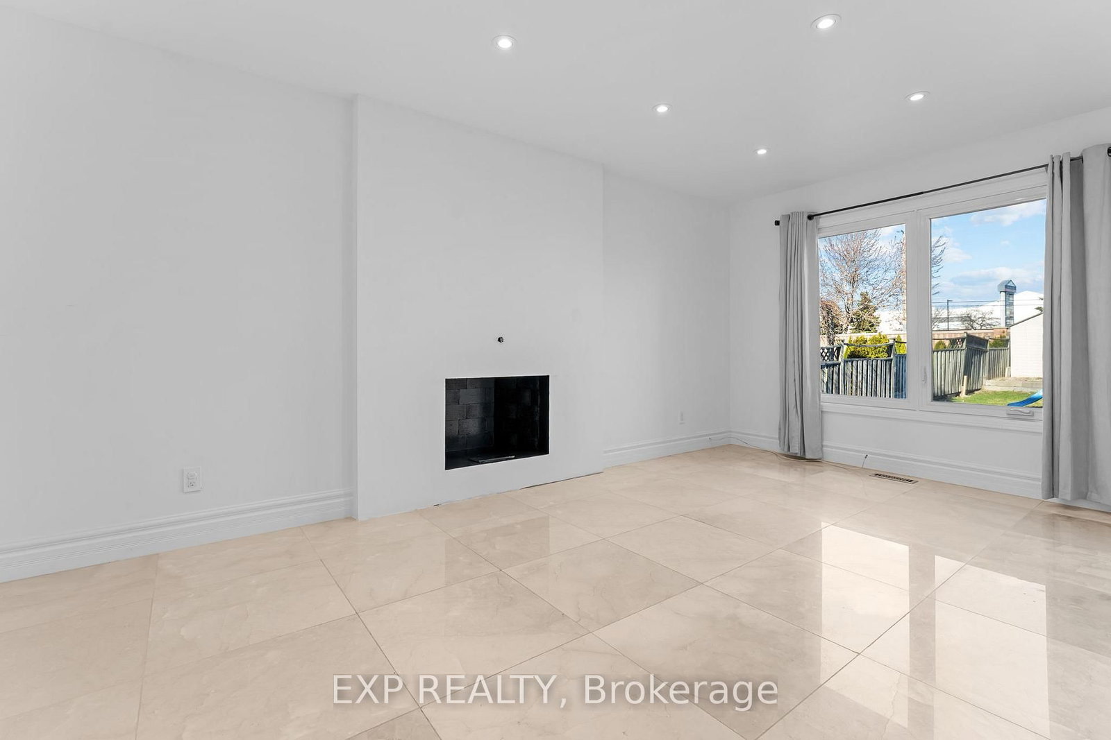 Detached House for sale at 27 Via Nova Drive, Vaughan, Ontario, L4L 7P9 - East Woodbridge - MLS: N12994250