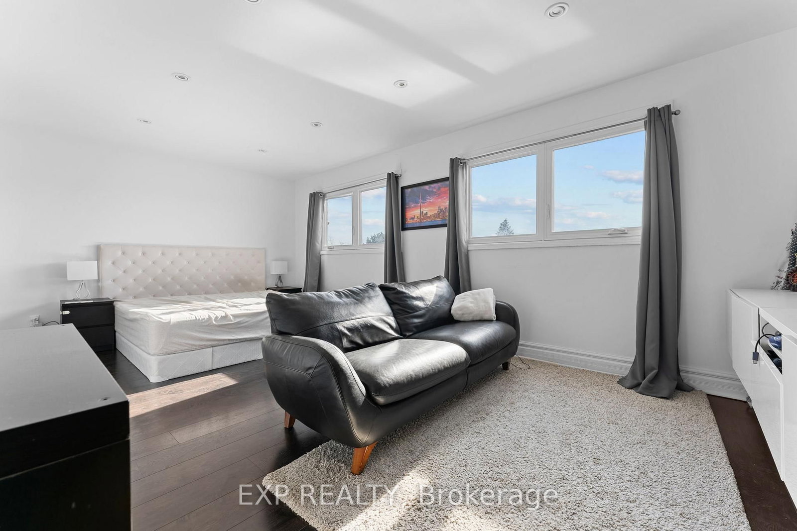 Detached House for sale at 27 Via Nova Drive, Vaughan, Ontario, L4L 7P9 - East Woodbridge - MLS: N12994250