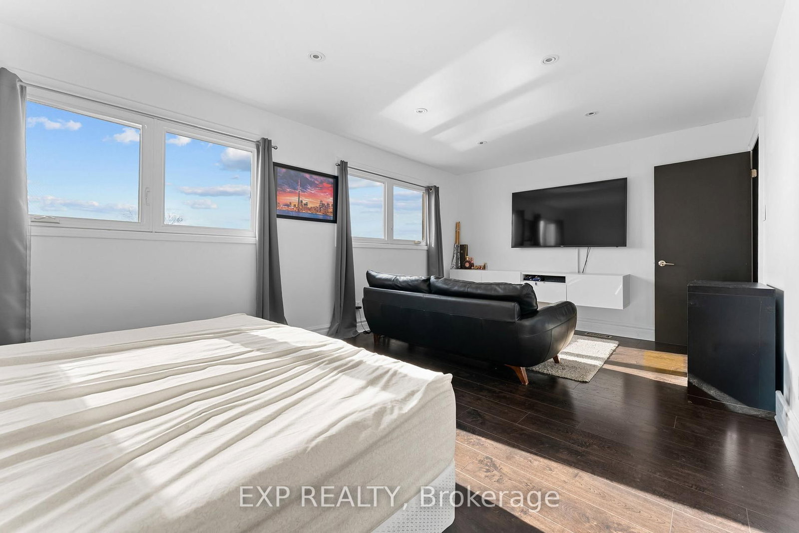 Detached House for sale at 27 Via Nova Drive, Vaughan, Ontario, L4L 7P9 - East Woodbridge - MLS: N12994250