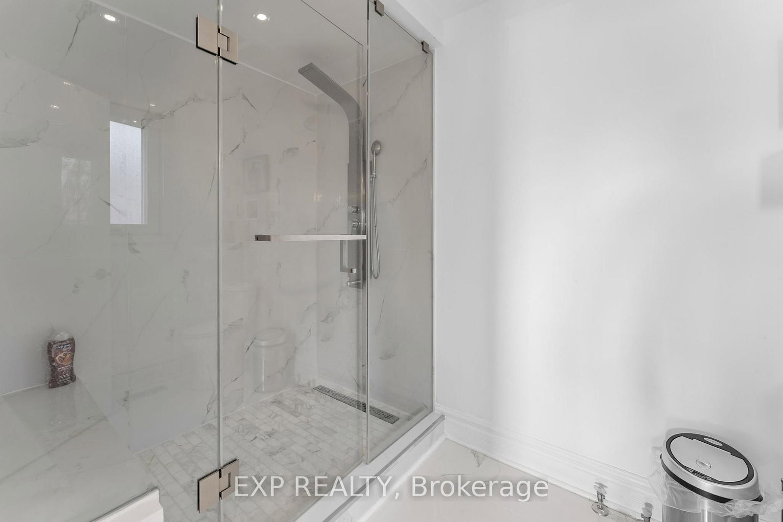 Detached House for sale at 27 Via Nova Drive, Vaughan, Ontario, L4L 7P9 - East Woodbridge - MLS: N12994250