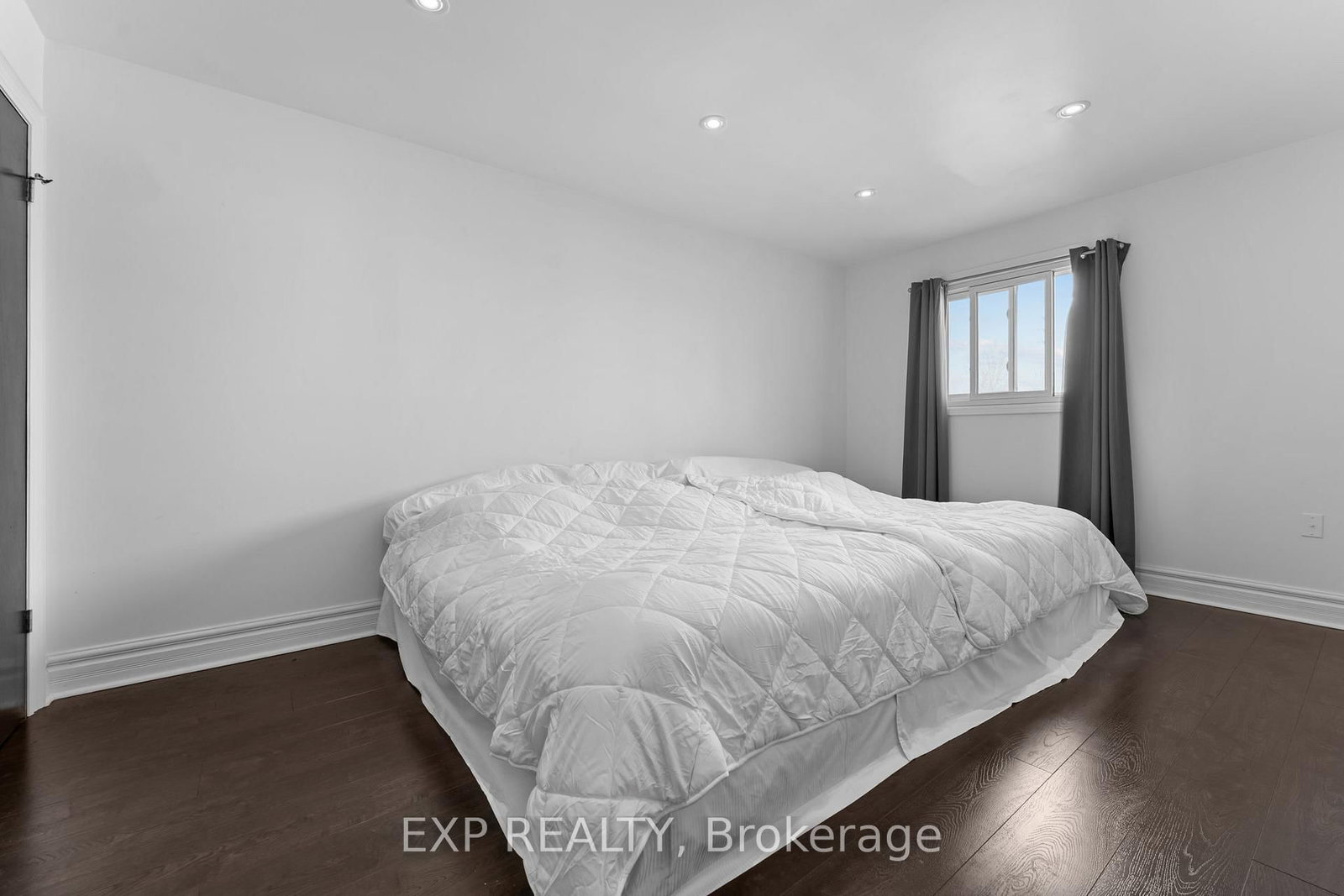 Detached House for sale at 27 Via Nova Drive, Vaughan, Ontario, L4L 7P9 - East Woodbridge - MLS: N12994250