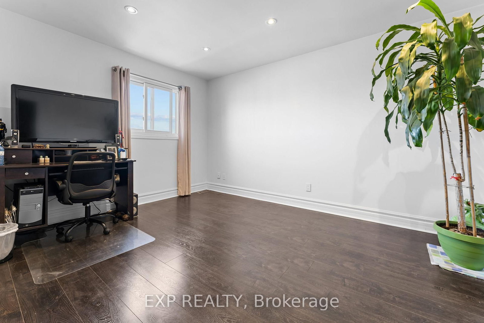 Detached House for sale at 27 Via Nova Drive, Vaughan, Ontario, L4L 7P9 - East Woodbridge - MLS: N12994250