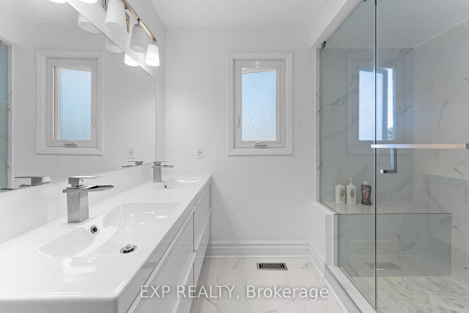 Detached House for sale at 27 Via Nova Drive, Vaughan, Ontario, L4L 7P9 - East Woodbridge - MLS: N12994250