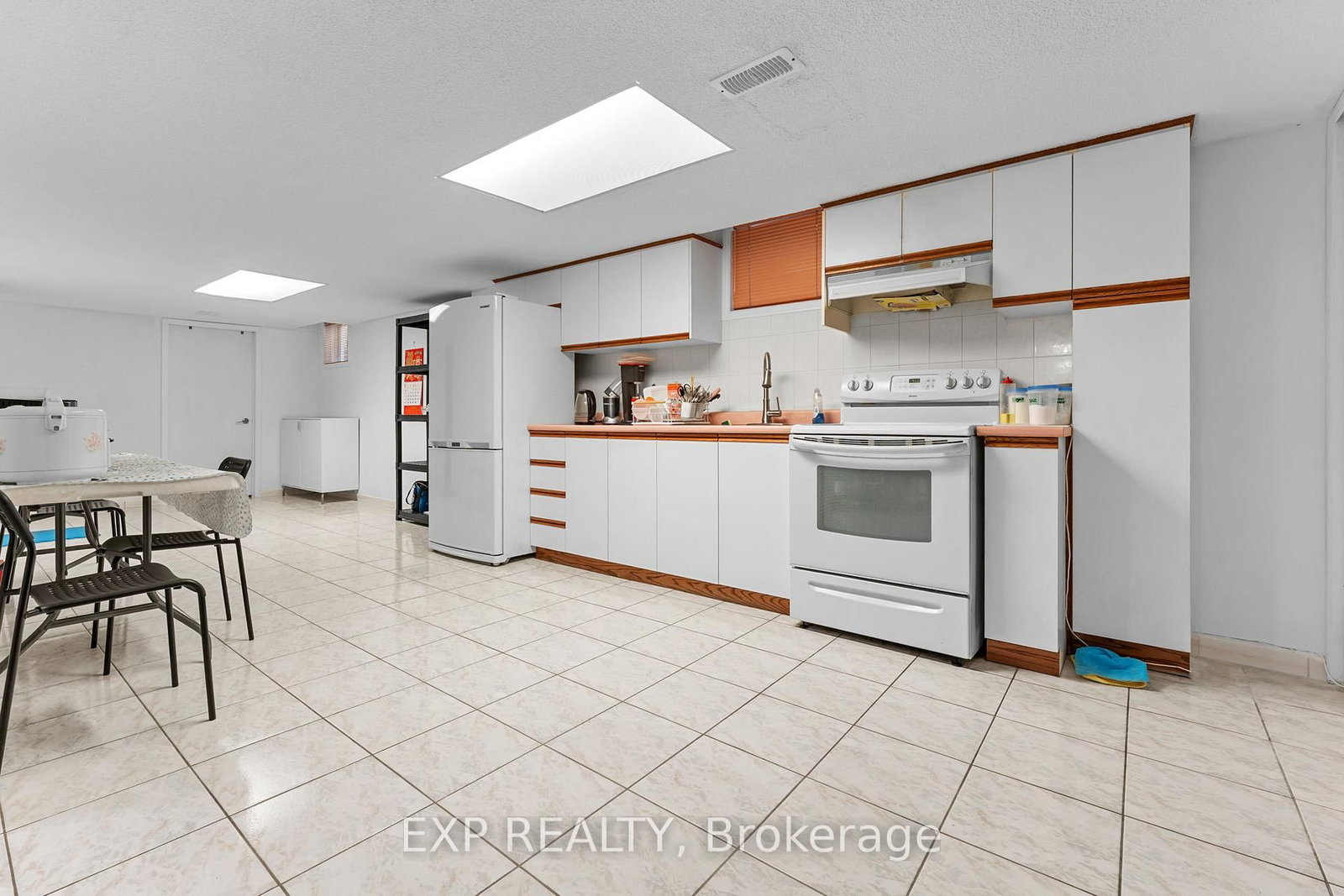 Detached House for sale at 27 Via Nova Drive, Vaughan, Ontario, L4L 7P9 - East Woodbridge - MLS: N12994250