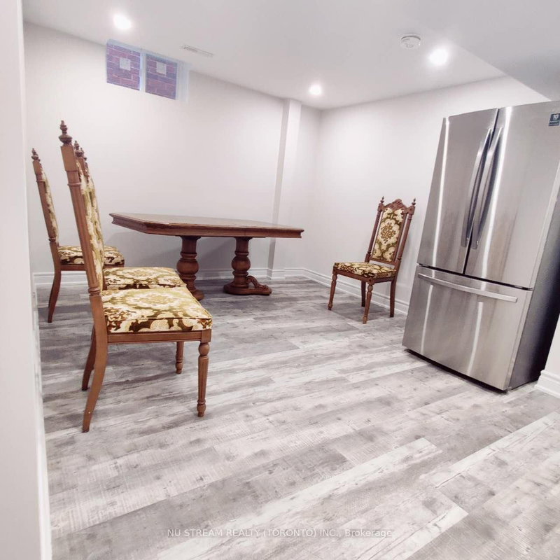 217 Badessa Circ, Vaughan, L4J 6C9 | Image 2