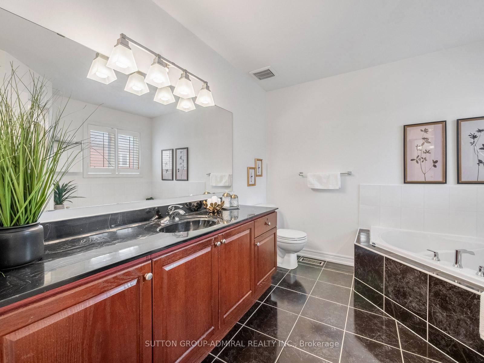 Detached House for sale at 45 Chardonnay Drive, Vaughan, Ontario, L4J 8R8 - Patterson - MLS: N12994402