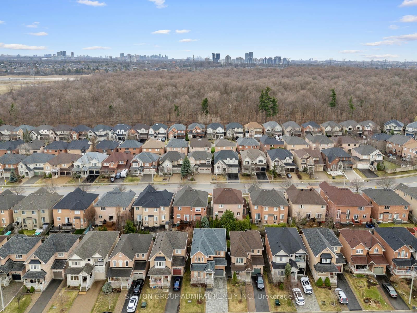 Detached House for sale at 45 Chardonnay Drive, Vaughan, Ontario, L4J 8R8 - Patterson - MLS: N12994402