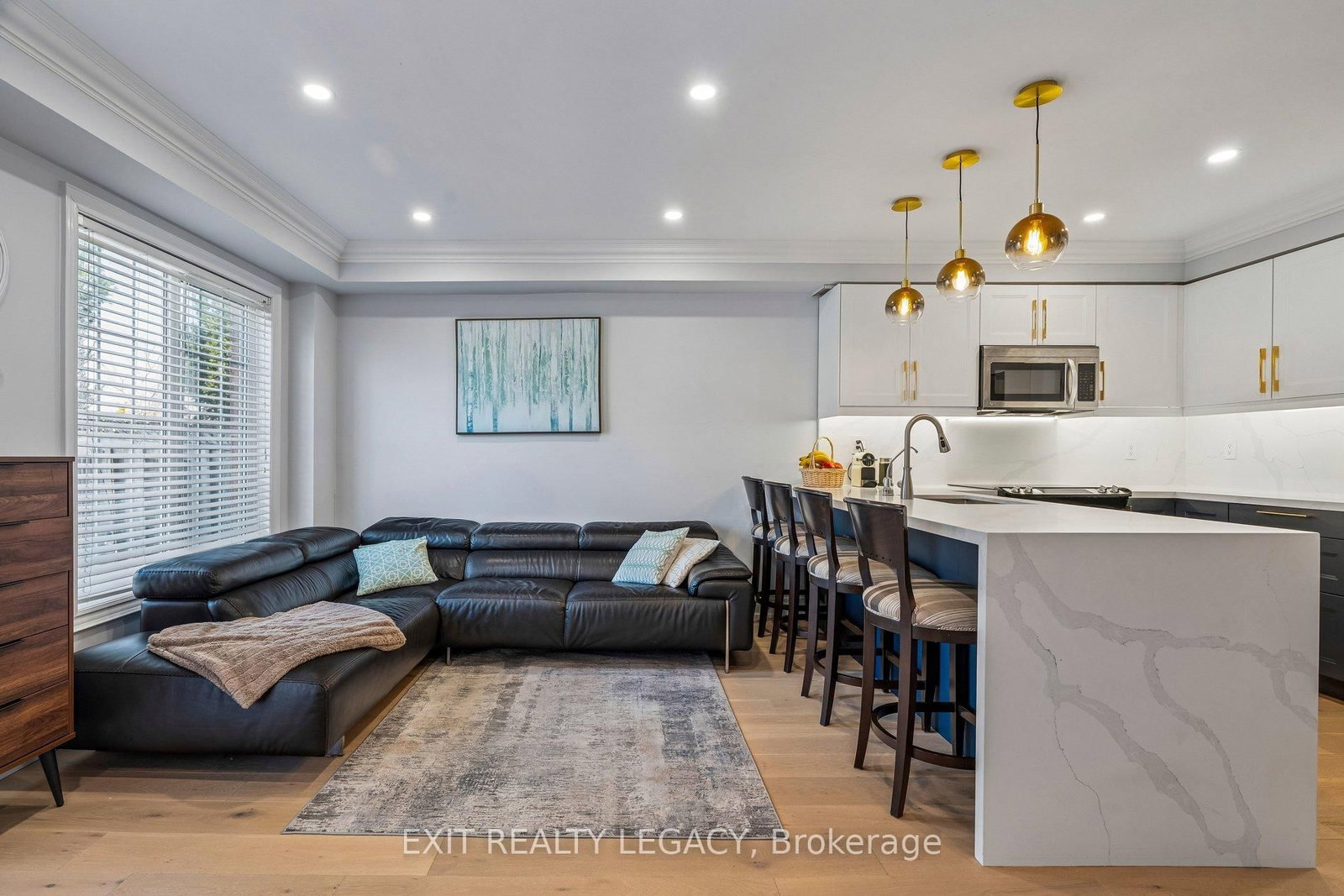 Townhouse for sale at 20 Lucena Crescent, Vaughan, Ontario, L6A 2W6 - Maple - MLS: N12994412