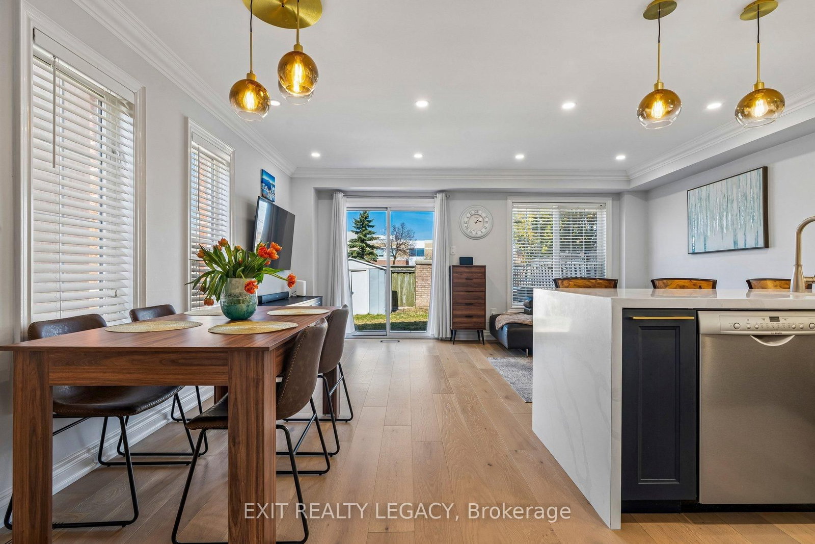 Townhouse for sale at 20 Lucena Crescent, Vaughan, Ontario, L6A 2W6 - Maple - MLS: N12994412