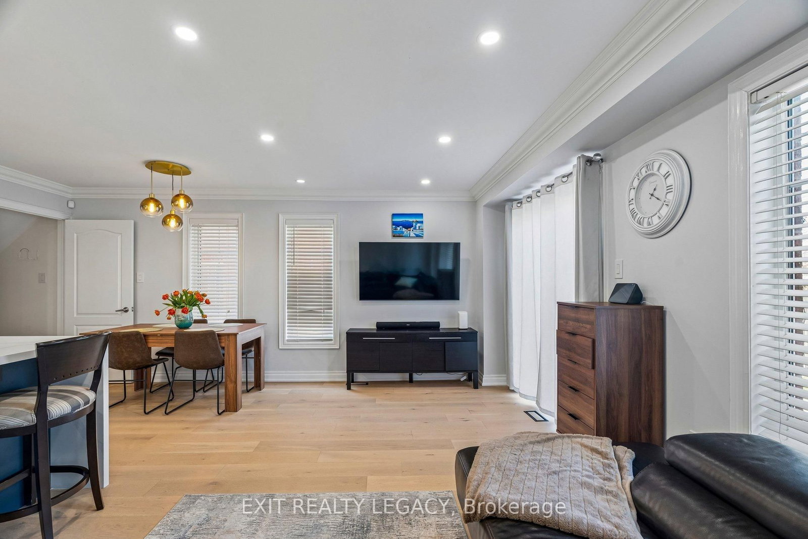 Townhouse for sale at 20 Lucena Crescent, Vaughan, Ontario, L6A 2W6 - Maple - MLS: N12994412