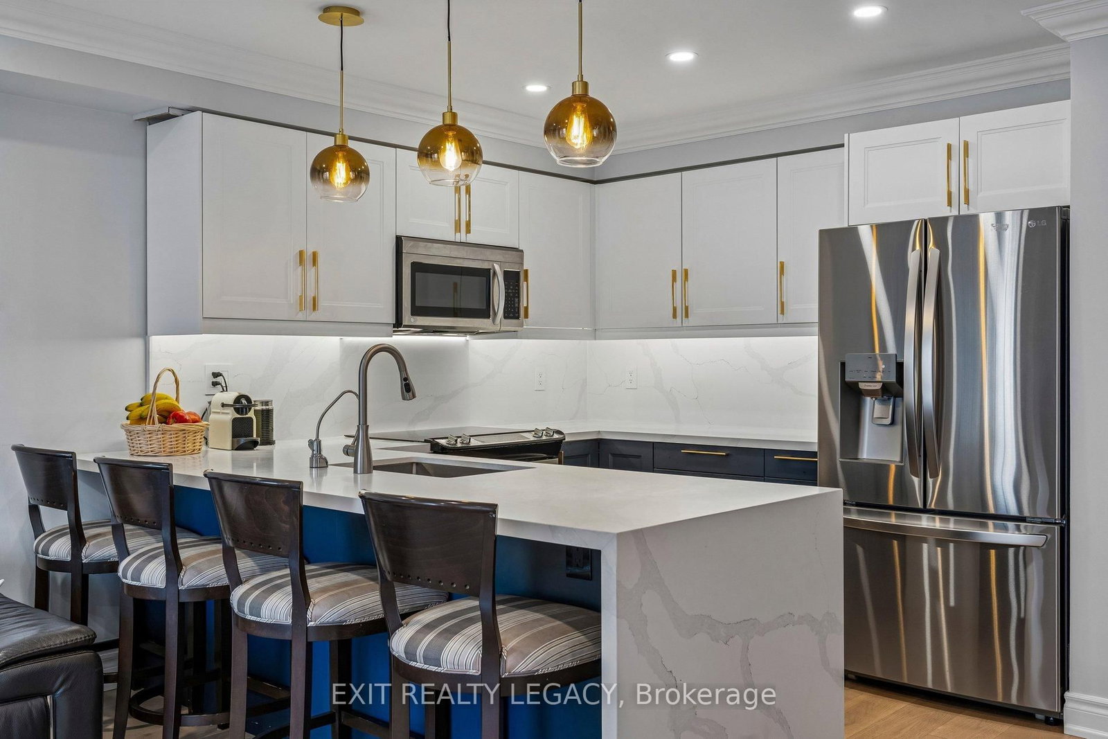 Townhouse for sale at 20 Lucena Crescent, Vaughan, Ontario, L6A 2W6 - Maple - MLS: N12994412