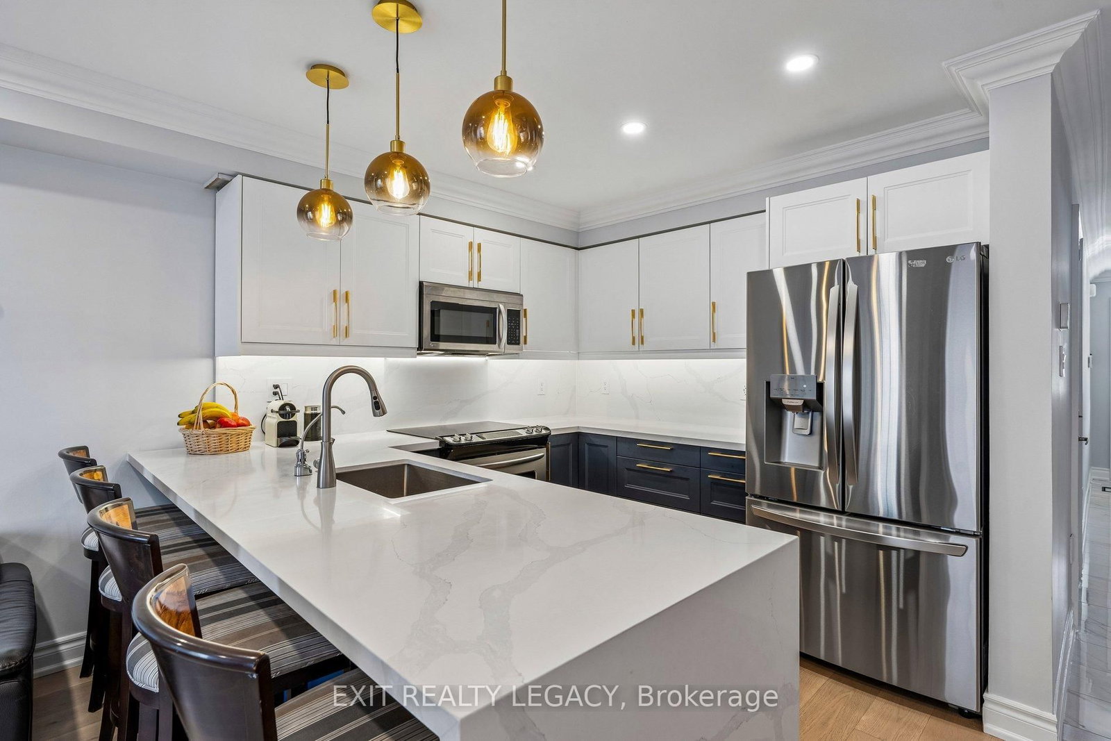 Townhouse for sale at 20 Lucena Crescent, Vaughan, Ontario, L6A 2W6 - Maple - MLS: N12994412