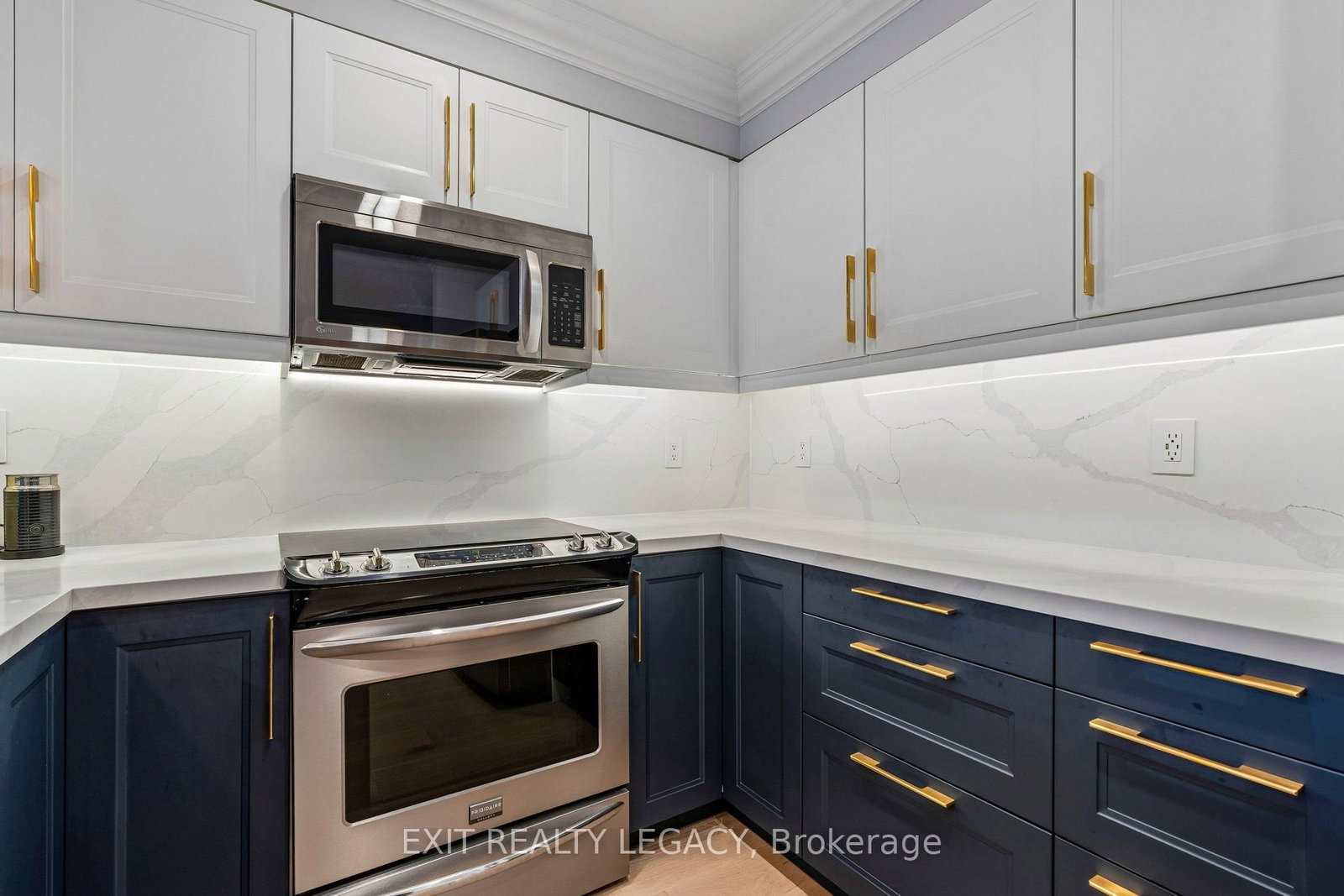 Townhouse for sale at 20 Lucena Crescent, Vaughan, Ontario, L6A 2W6 - Maple - MLS: N12994412