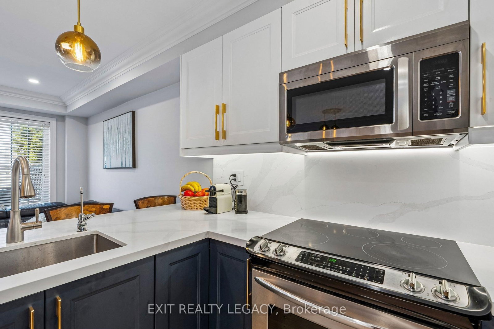 Townhouse for sale at 20 Lucena Crescent, Vaughan, Ontario, L6A 2W6 - Maple - MLS: N12994412