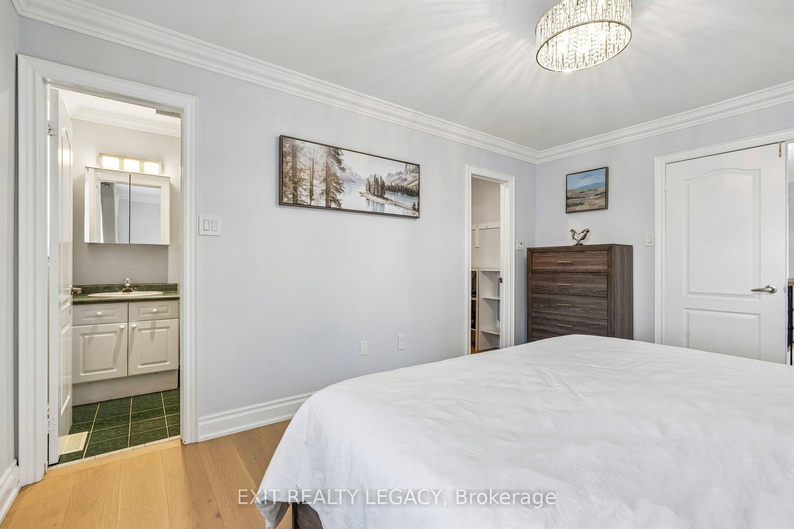 Townhouse for sale at 20 Lucena Crescent, Vaughan, Ontario, L6A 2W6 - Maple - MLS: N12994412