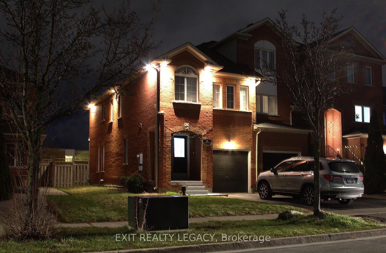 Townhouse for sale at 20 Lucena Crescent, Vaughan, Ontario, L6A 2W6 - Maple - MLS: N12994412