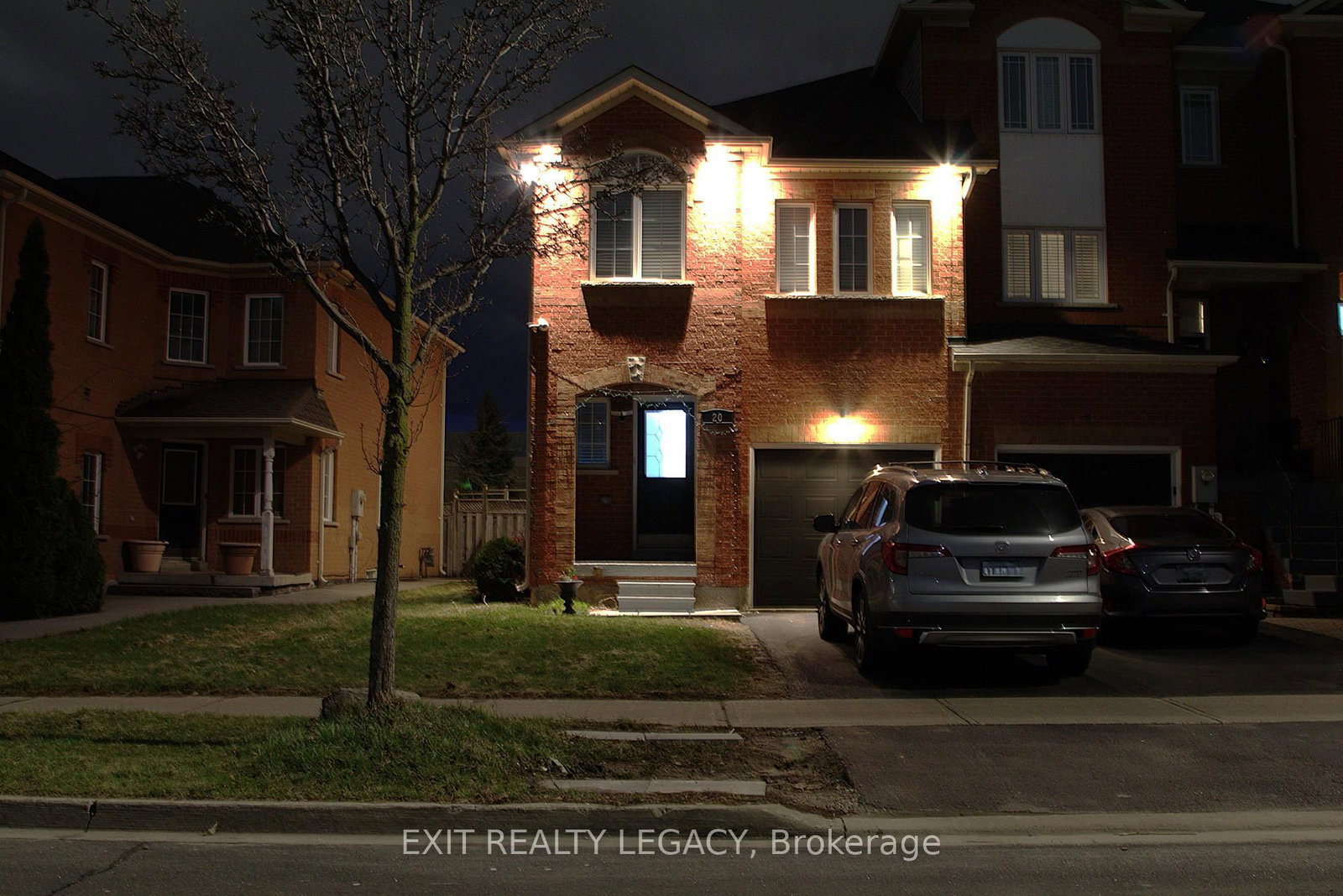 Townhouse for sale at 20 Lucena Crescent, Vaughan, Ontario, L6A 2W6 - Maple - MLS: N12994412