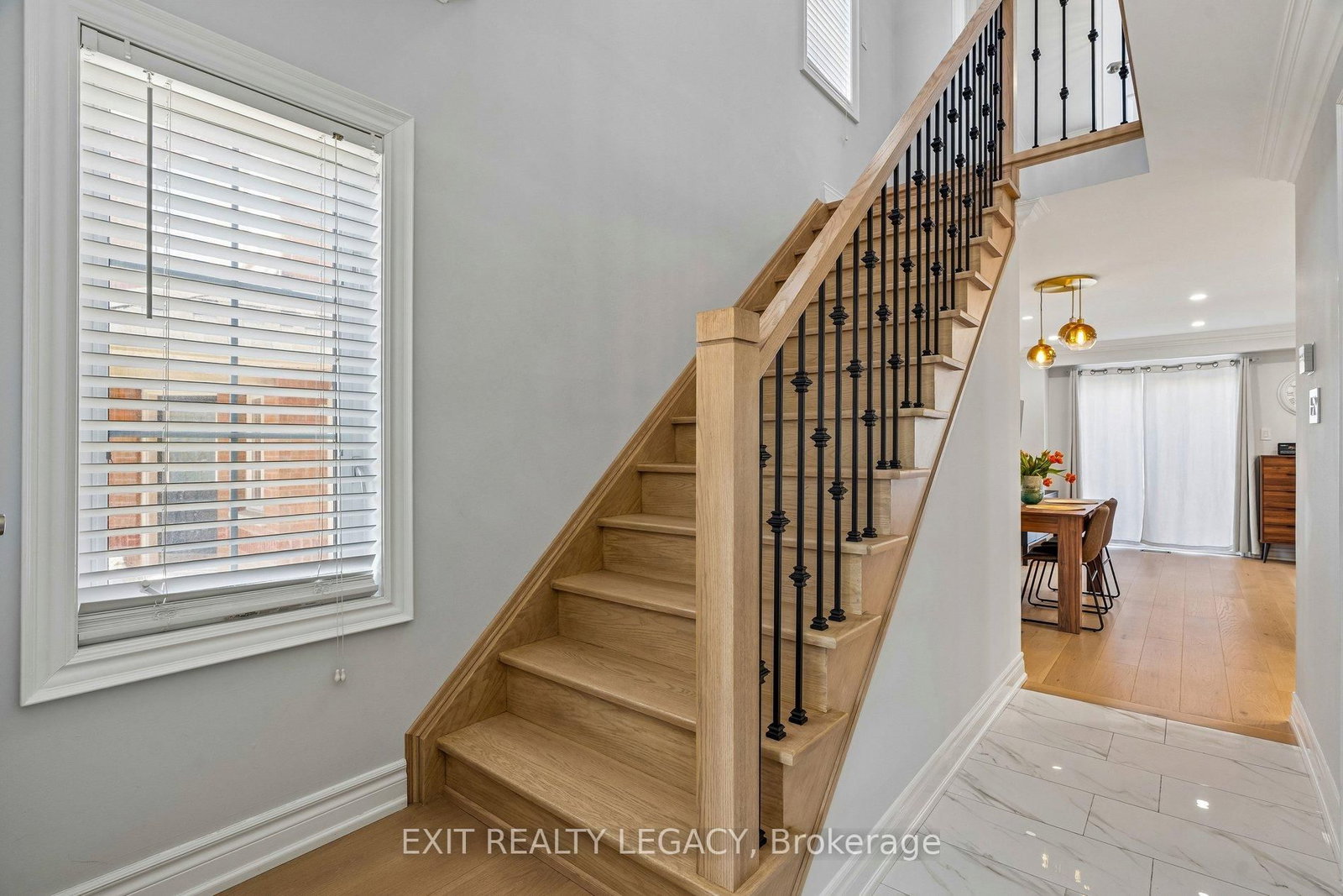 Townhouse for sale at 20 Lucena Crescent, Vaughan, Ontario, L6A 2W6 - Maple - MLS: N12994412