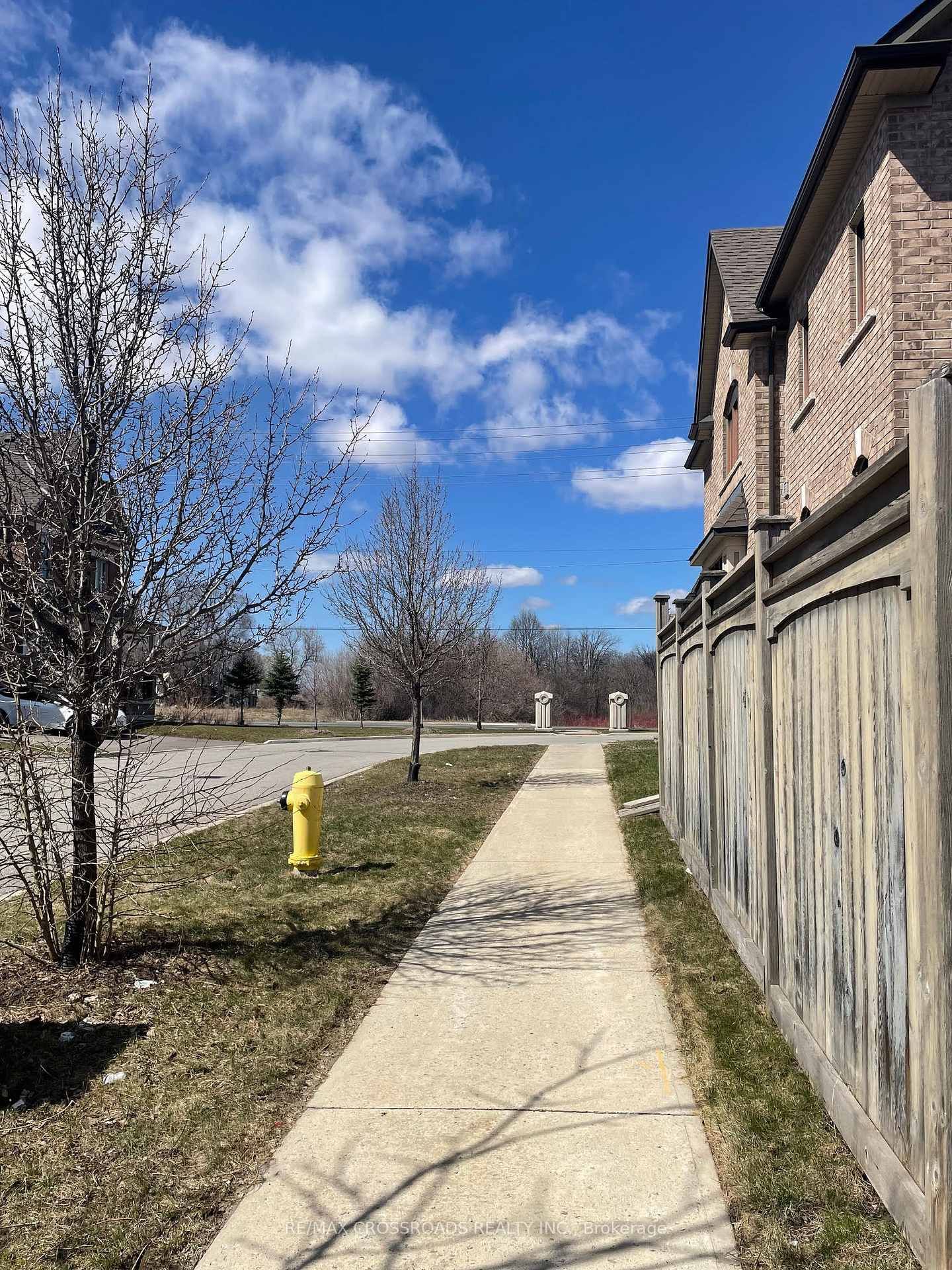 Townhouse for sale at 27 Collier Crescent, Markham, Ontario, L6E 0T2 - Wismer - MLS: N12994430