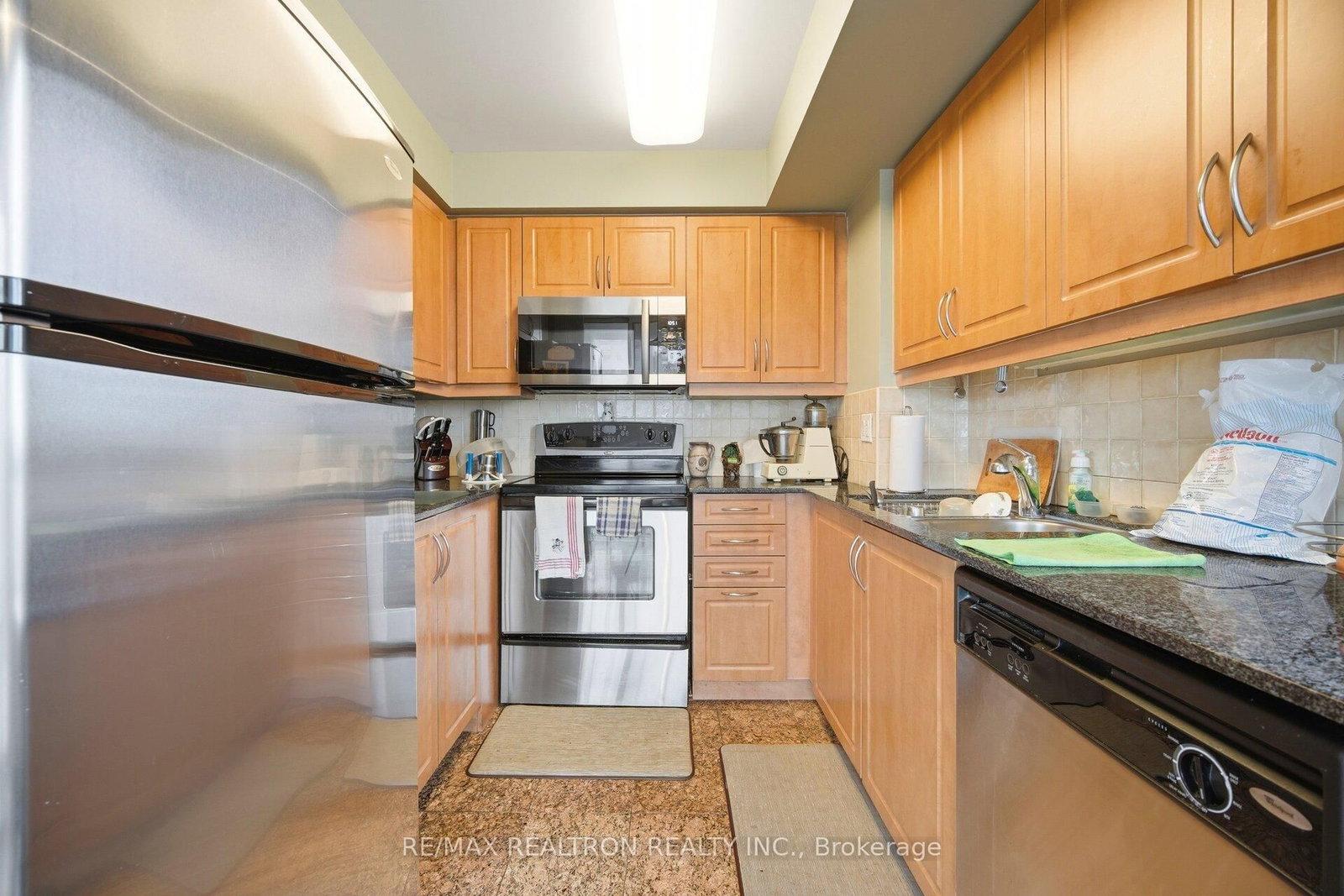 Condo for sale at 411-330 Red Maple Road, Richmond Hill, Ontario, L4C 0T6 - Langstaff - MLS: N12994502