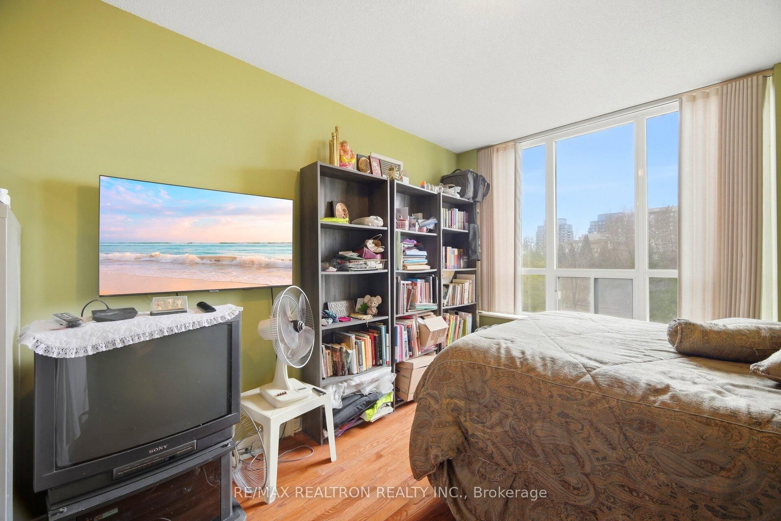 Condo for sale at 411-330 Red Maple Road, Richmond Hill, Ontario, L4C 0T6 - Langstaff - MLS: N12994502