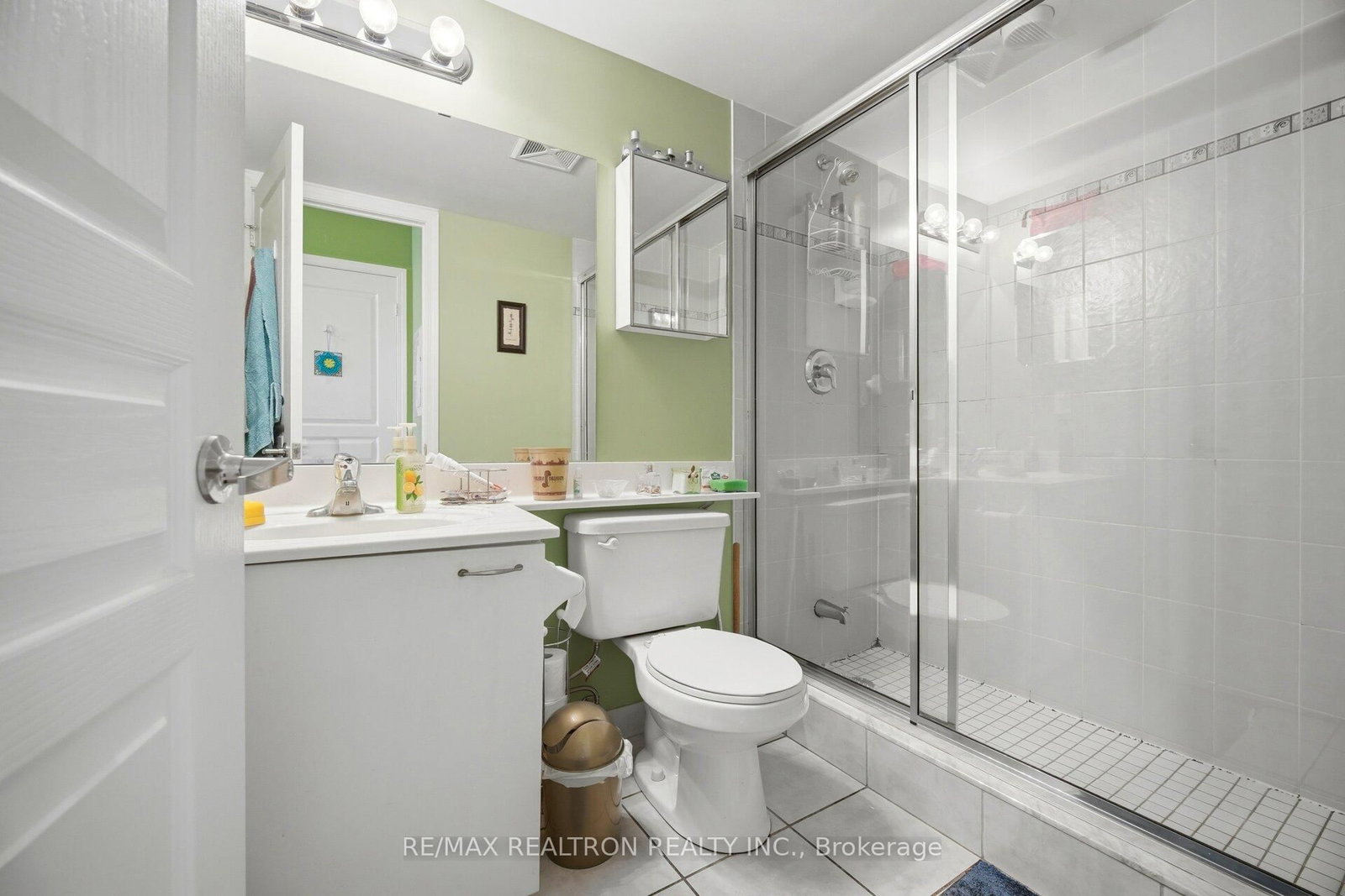 Condo for sale at 411-330 Red Maple Road, Richmond Hill, Ontario, L4C 0T6 - Langstaff - MLS: N12994502