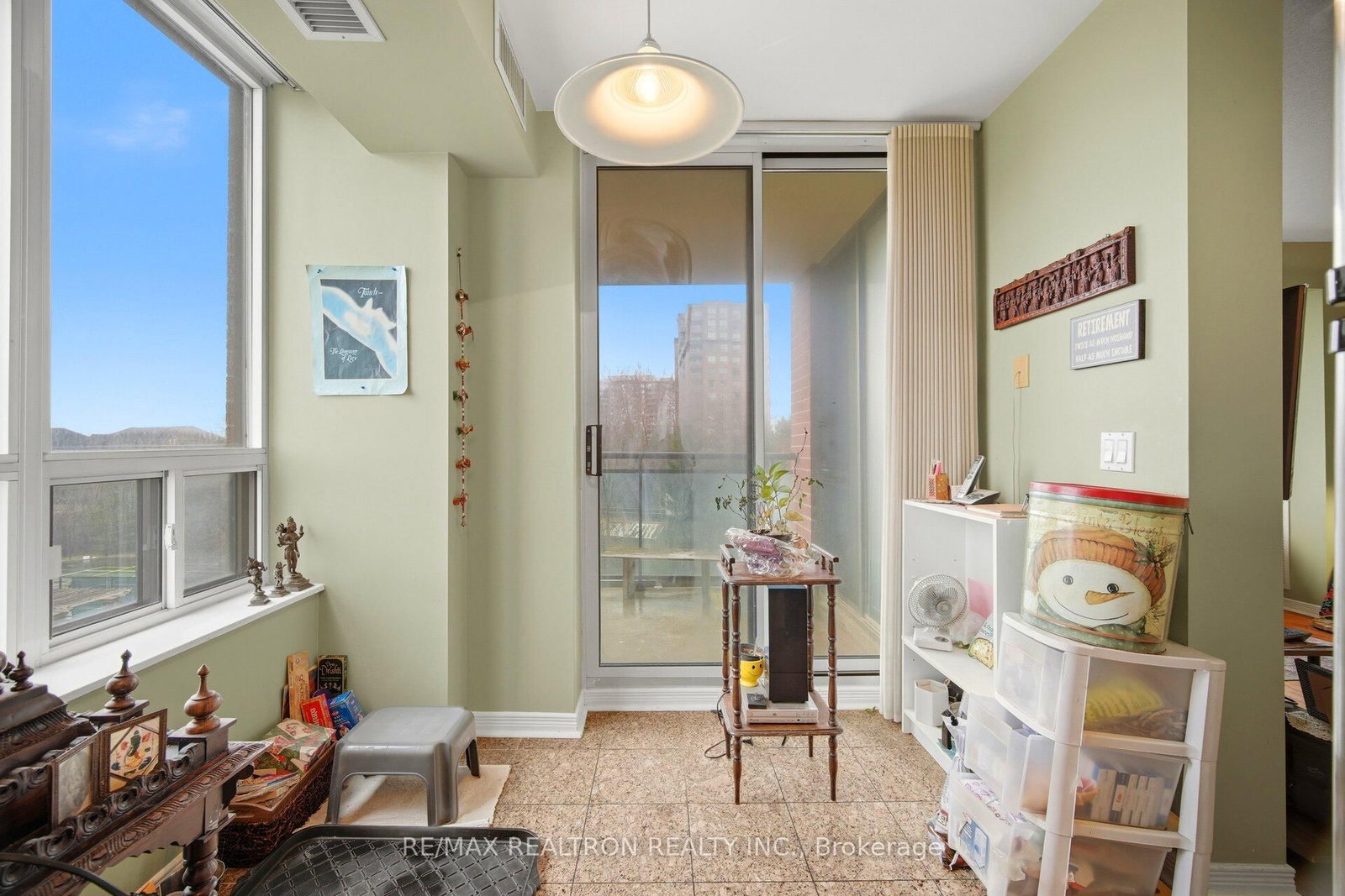 Condo for sale at 411-330 Red Maple Road, Richmond Hill, Ontario, L4C 0T6 - Langstaff - MLS: N12994502