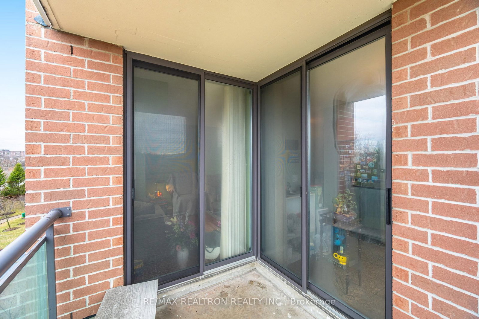 Condo for sale at 411-330 Red Maple Road, Richmond Hill, Ontario, L4C 0T6 - Langstaff - MLS: N12994502