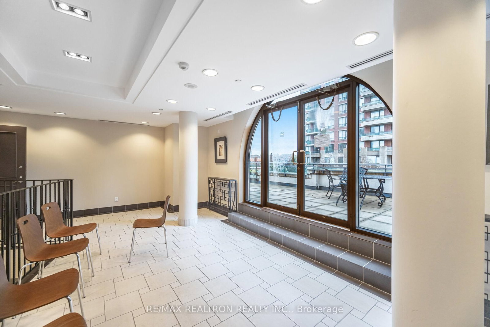 Condo for sale at 411-330 Red Maple Road, Richmond Hill, Ontario, L4C 0T6 - Langstaff - MLS: N12994502