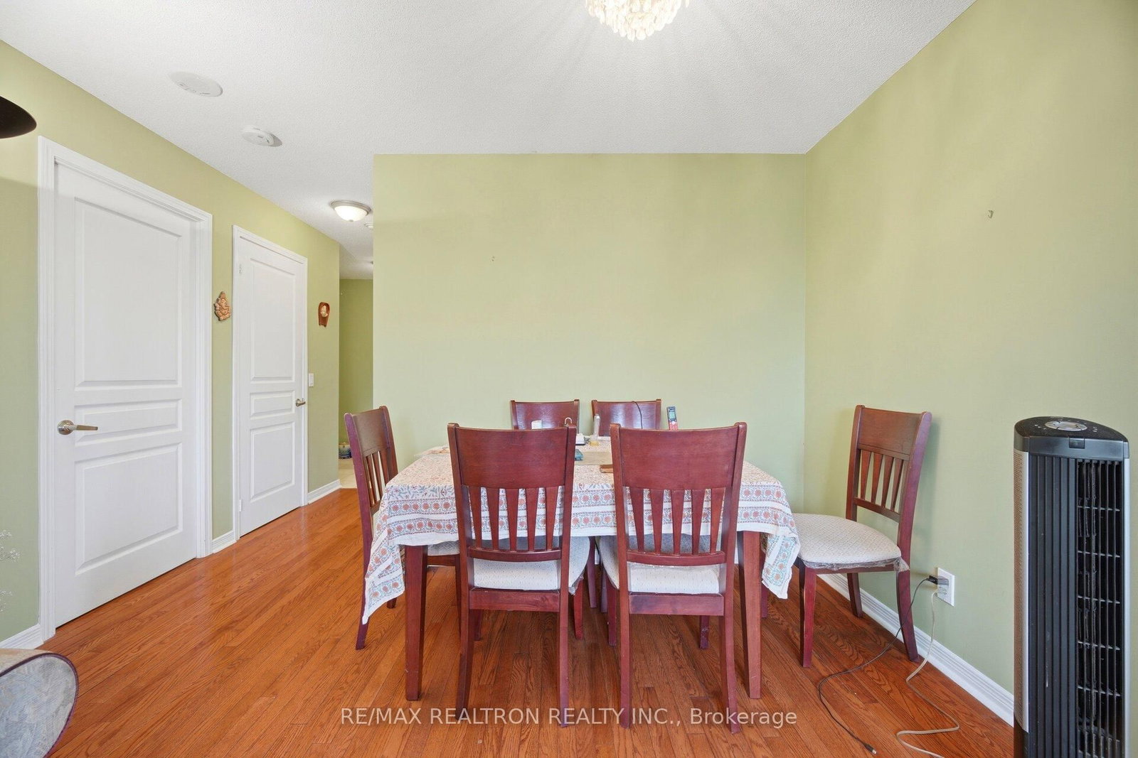 Condo for sale at 411-330 Red Maple Road, Richmond Hill, Ontario, L4C 0T6 - Langstaff - MLS: N12994502