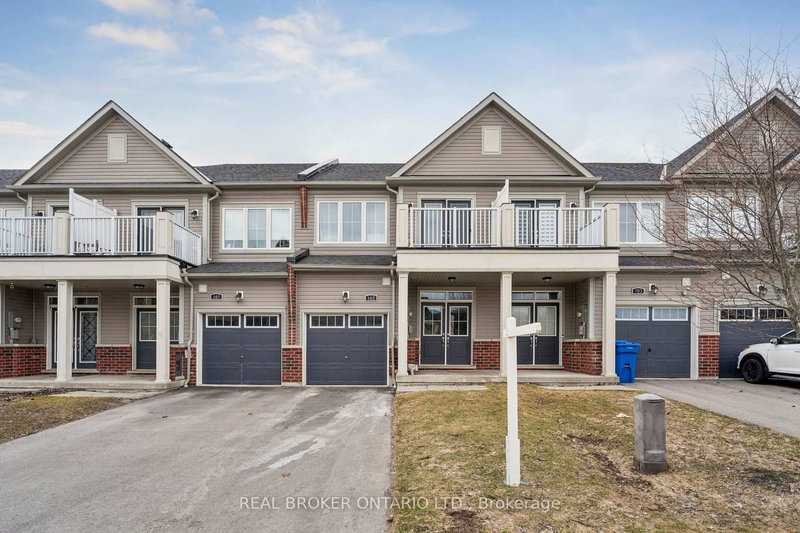 105 Alvin Pegg Dr, East Gwillimbury, L9N 0R7 | Image 2