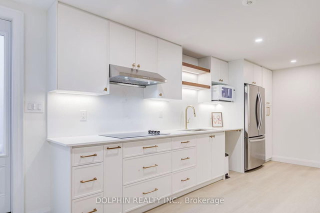 Bsmt 40 Braeside Square