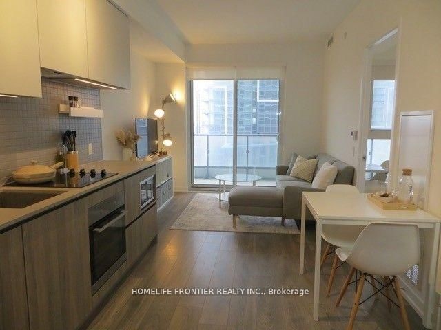 1005 - 950 Portage Parkway