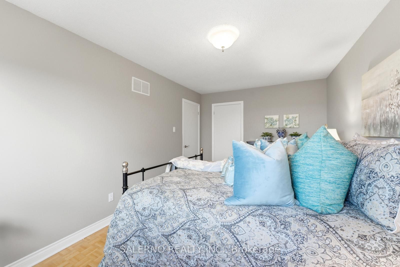 Detached House for sale at 125 Kaiser Drive, Vaughan, Ontario, L4L 3V3 - West Woodbridge - MLS: N12994806