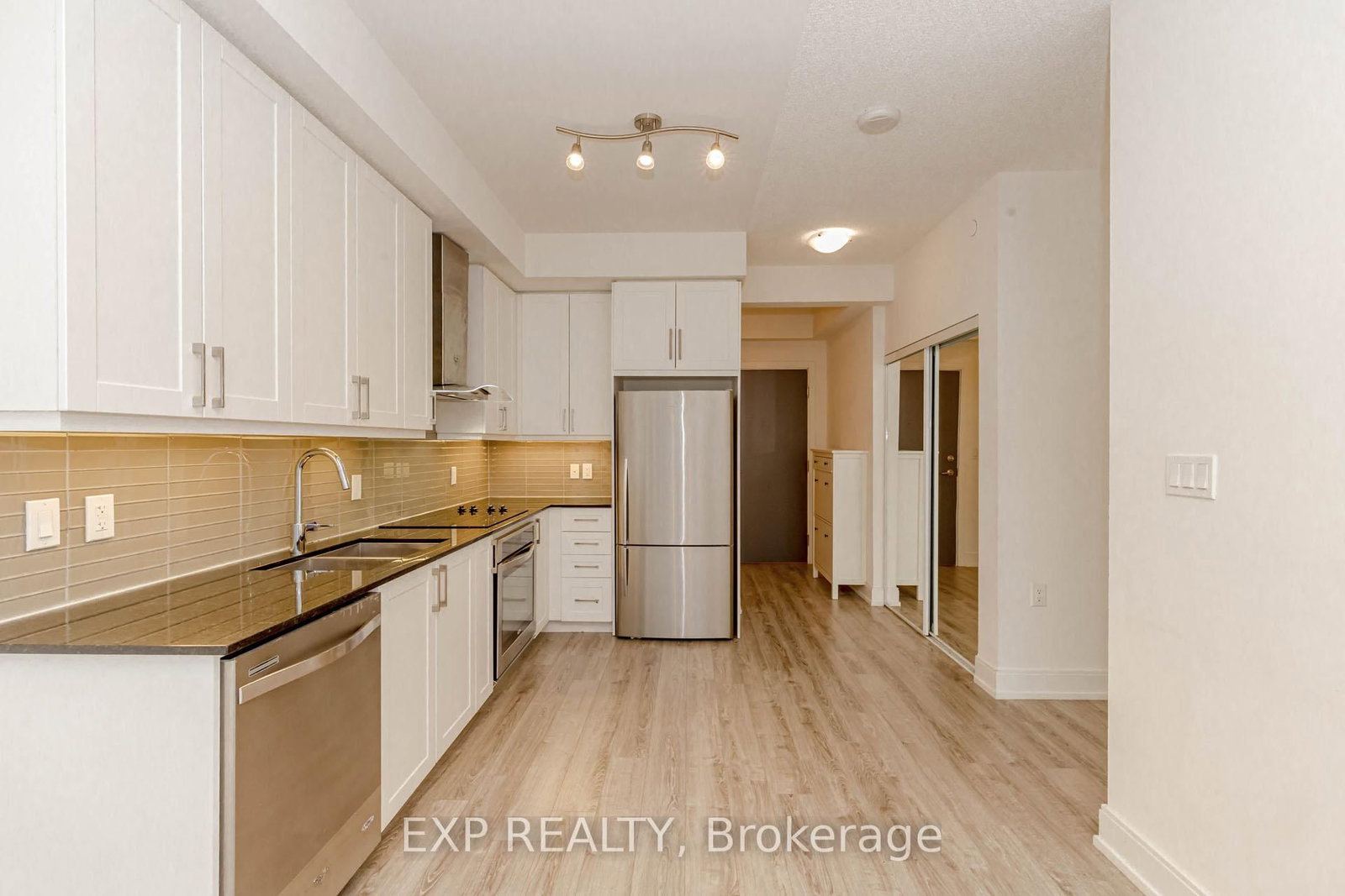 9608 Yonge Street, Unit 1603 - Photo 22