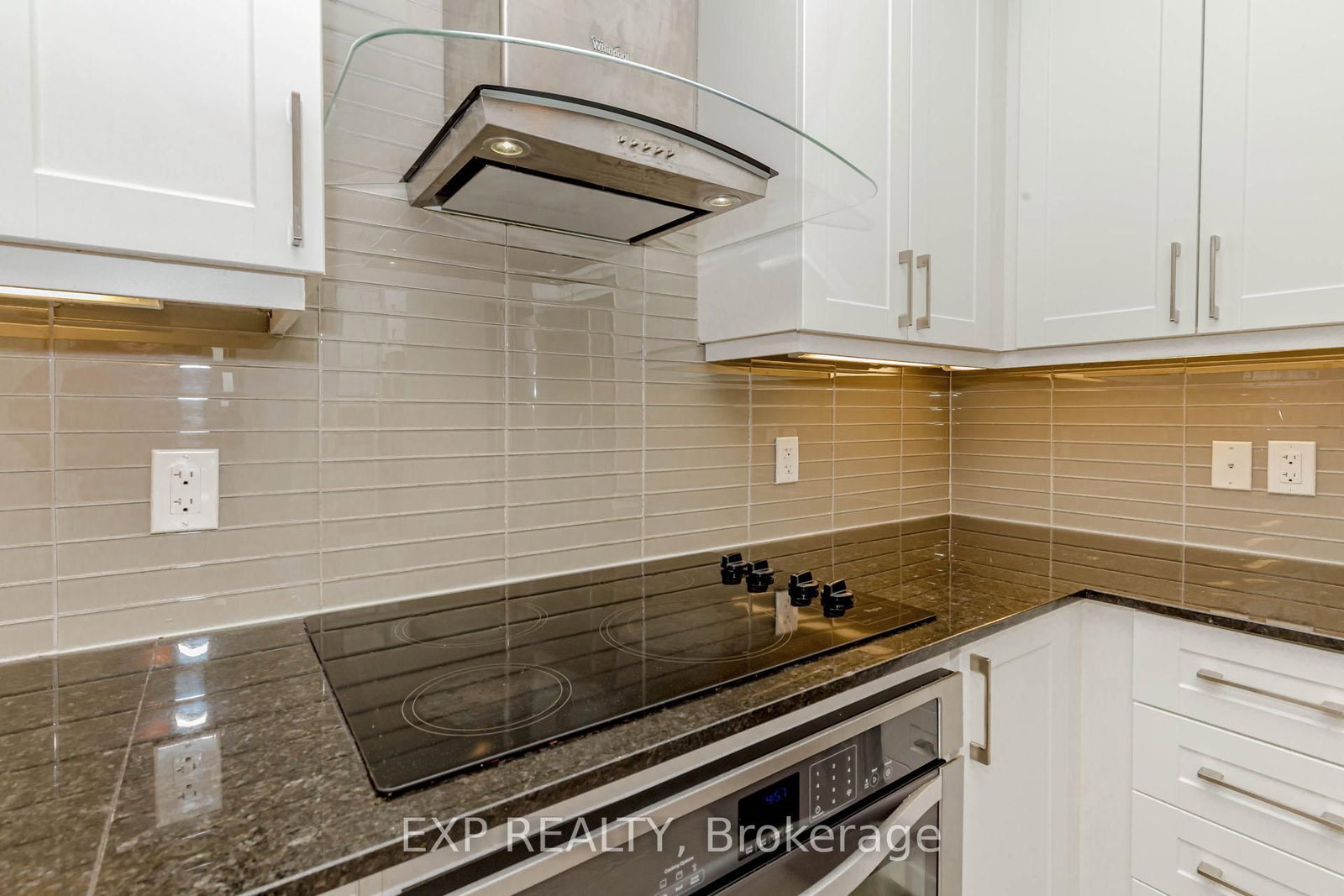 9608 Yonge Street, Unit 1603 - Photo 25