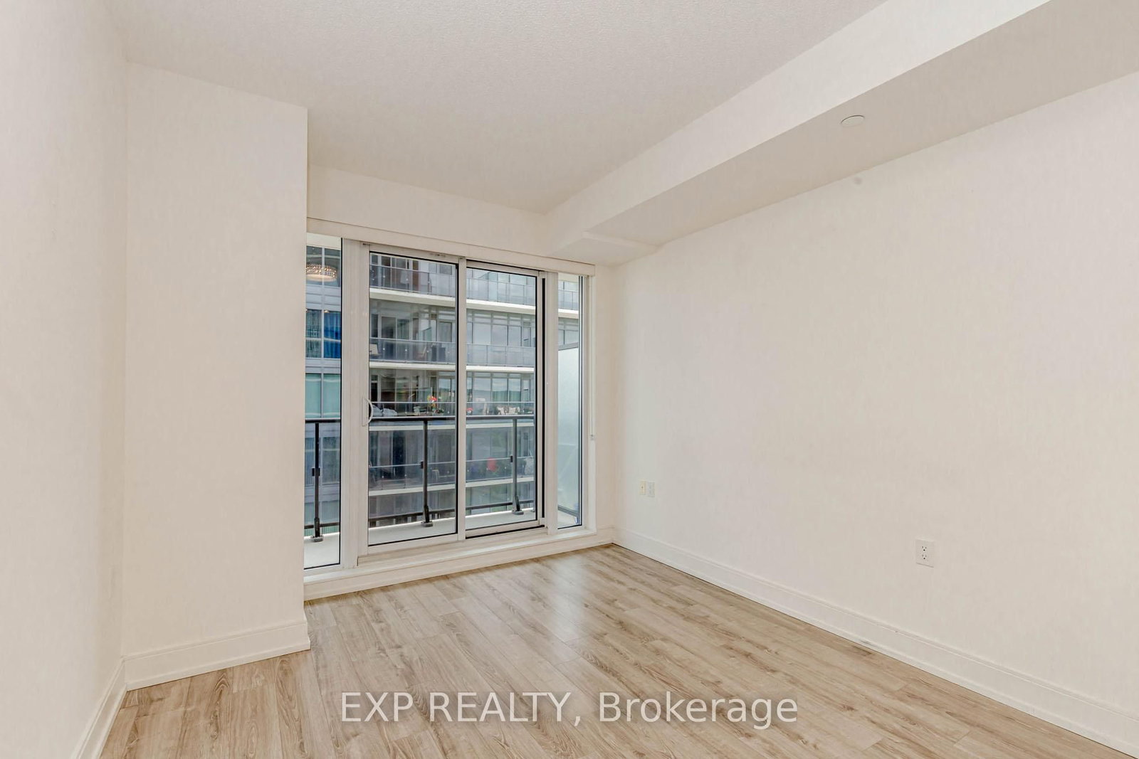 9608 Yonge Street, Unit 1603 - Photo 28