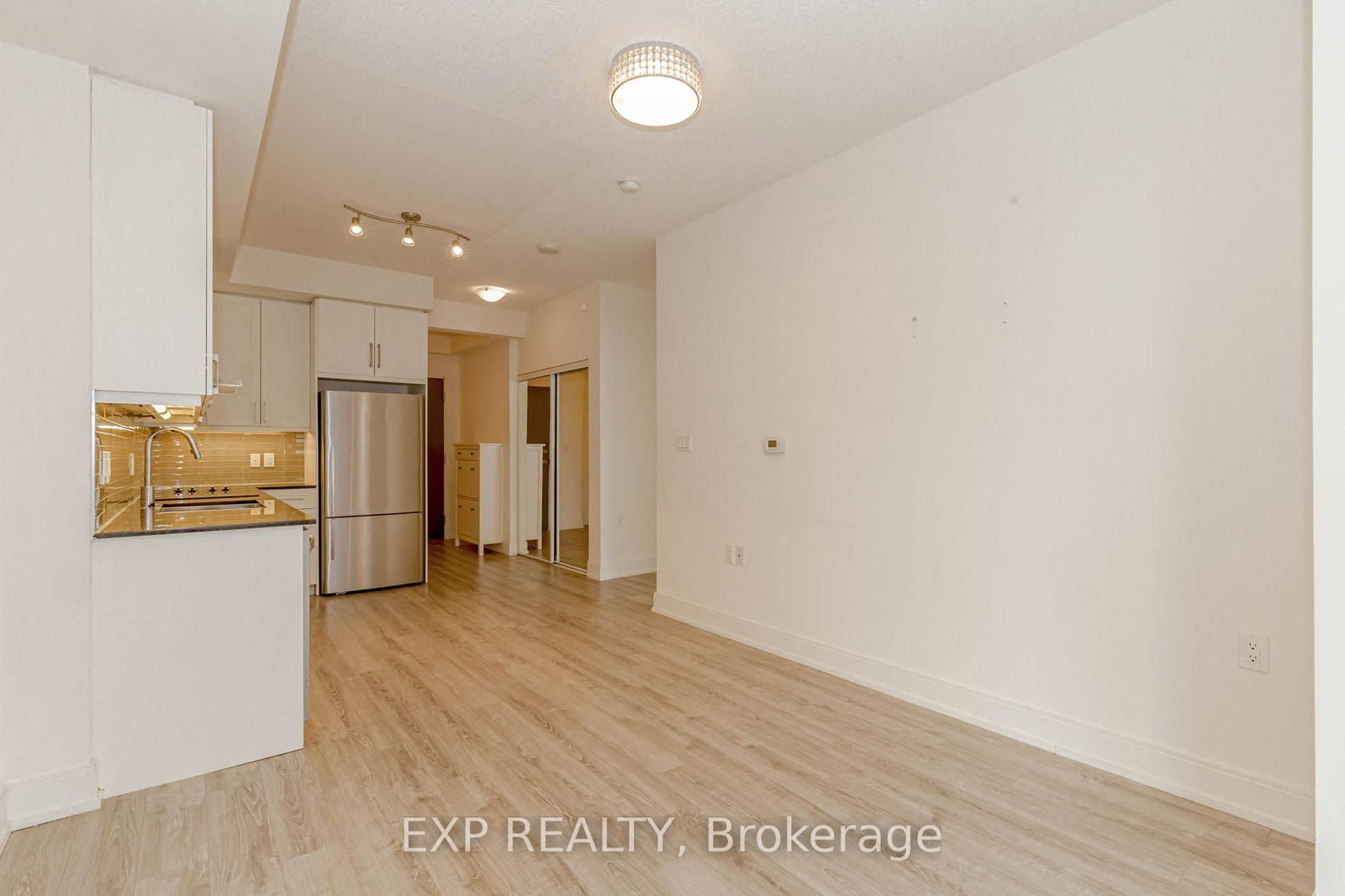 9608 Yonge Street, Unit 1603 - Photo 30