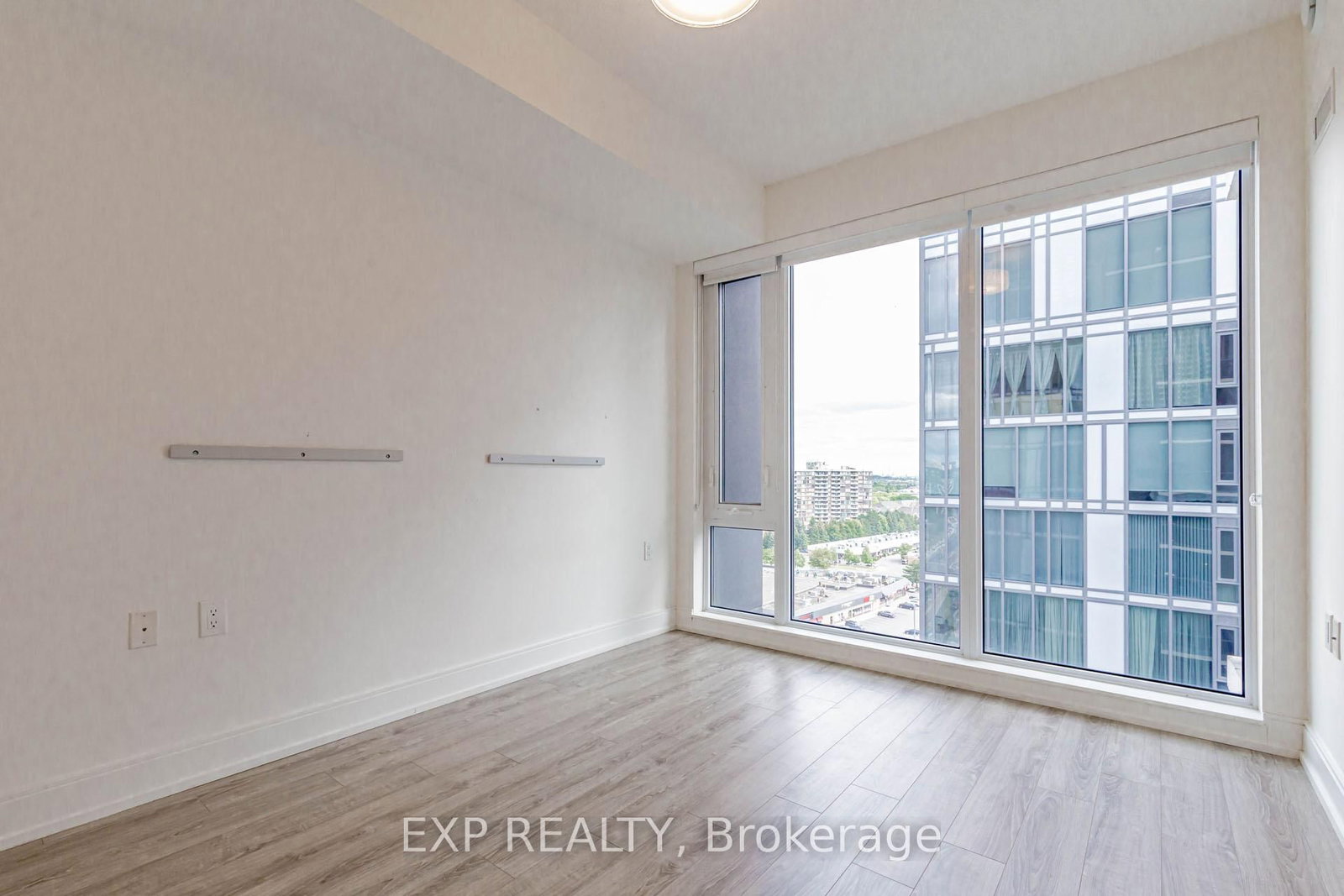 9608 Yonge Street, Unit 1603 - Photo 32