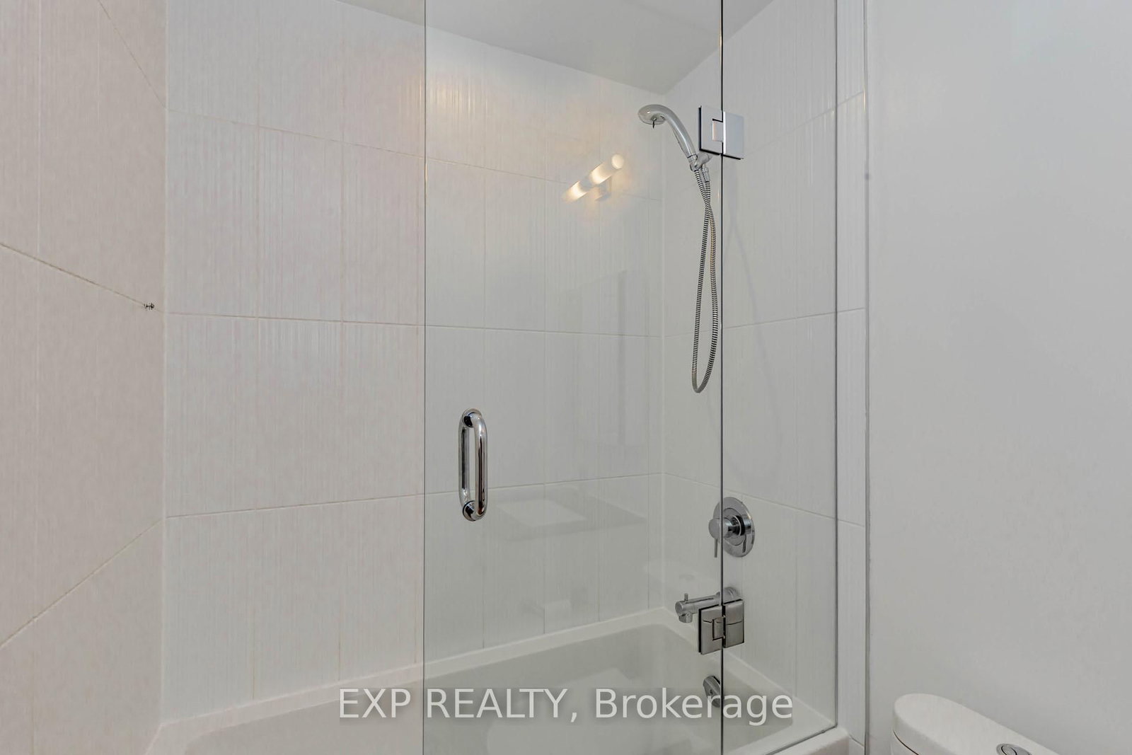 9608 Yonge Street, Unit 1603 - Photo 37