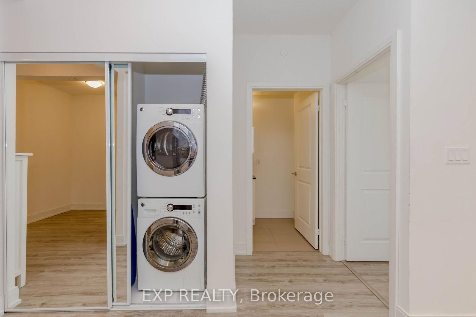 9608 Yonge Street, Unit 1603 - Photo 38